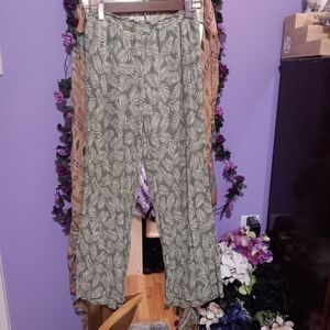 SO Green Leaf Print Kids Casual Bottoms